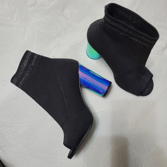 Shoes 6.5 - Picture 2 of 6